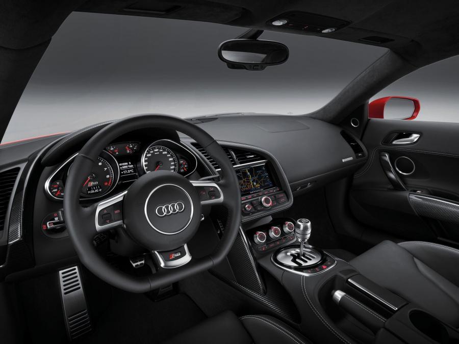 Торпедо Audi R8 2012 года  (фото 3 из 7)